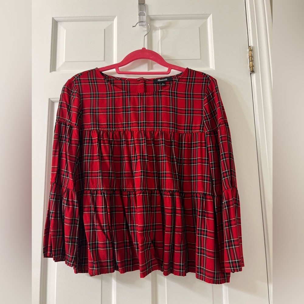 Adorable Madewell top! Back button detail!